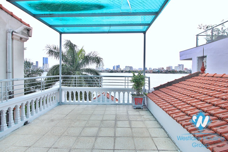 Lake view - House for rent in Tay Ho District